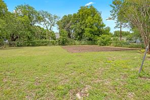 601 John Street - Photo 34