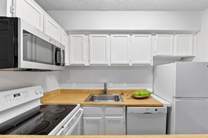 9825 Walnut Street - Photo 11