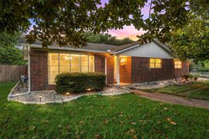 605 N Roberts Street - Photo 1