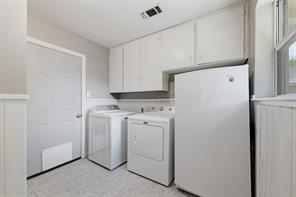 1213 Park Center Street - Photo 23