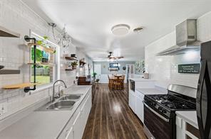 1213 Park Center Street - Photo 4