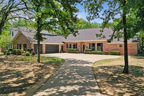 915 Skyline Drive - Photo 1