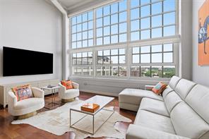 2600 W 7th Street - Photo 1