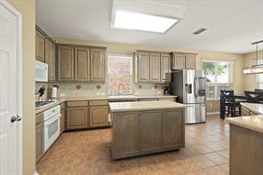 6705 Glade Drive - Photo 5