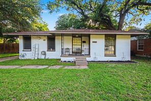 1003 Ash Street - Photo 2