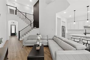 1162 Queensdown Way - Photo 1