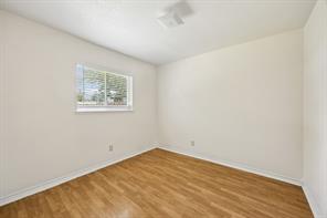 6221 Pine Street - Photo 11