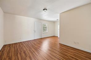 6221 Pine Street - Photo 3