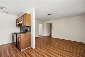 6221 Pine Street - Photo 5