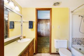 7484 Highway 271 S - Photo 14