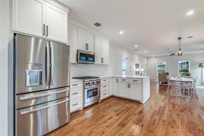 734 N Montclair Avenue - Photo 10