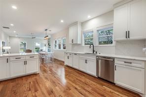 734 N Montclair Avenue - Photo 11
