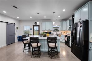 124 County Road 4511 - Photo 3