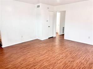 441 SW Thomas Street - Photo 2