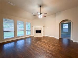 725 Lyndhurst Drive - Photo 3