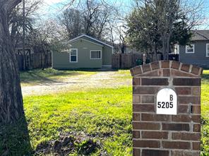 5205 Calloway Street - Photo 2