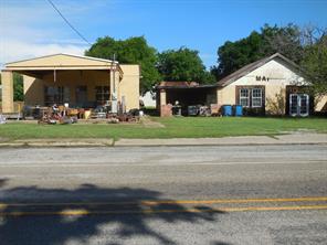 203 N Austin Street - Photo 2