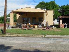 203 N Austin Street - Photo 3