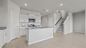 8401 BLUEBONNET BEND Road - Photo 3