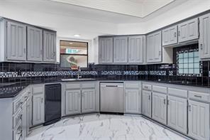 1908 Lakehill Court - Photo 13
