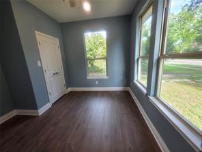 503 W Elm Street - Photo 11
