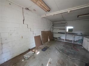 503 W Elm Street - Photo 31