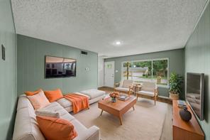 805 Stratford Drive - Photo 3