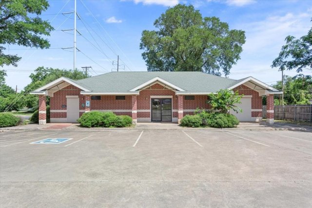 2419 Herring Avenue