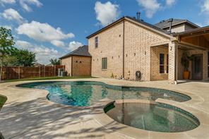 2723 Village Creek Street - Photo 2