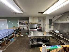 102 N 6 Highway - Photo 16
