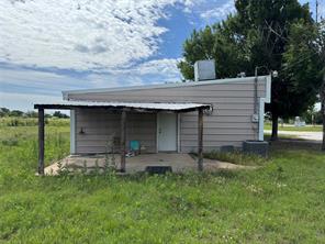 102 N 6 Highway - Photo 5