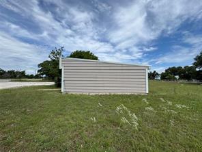 102 N 6 Highway - Photo 6
