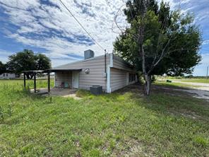 102 N 6 Highway - Photo 7