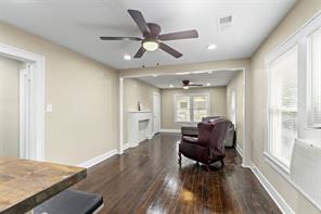 3227 Spring Avenue - Photo 2