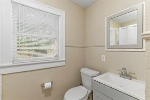 3227 Spring Avenue - Photo 8