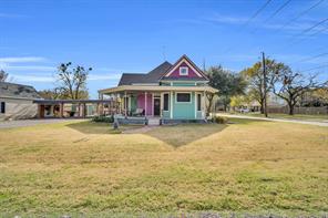 312 W 8th Street - Photo 1