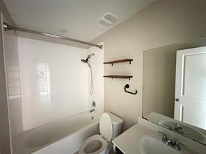 215 Woodland Street - Photo 12