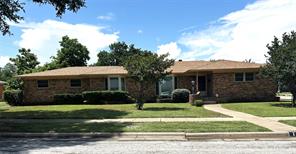 105 Lindenwood Drive - Photo 1