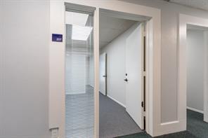 3610 W Pioneer Parkway - Photo 1
