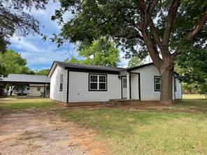 628 W 3rd Street - Photo 1