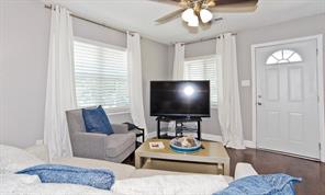 1810 Shaw Street - Photo 3