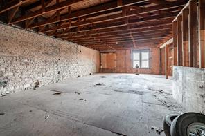 114 E Hamilton Street - Photo 2