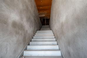 114 E Hamilton Street - Photo 4