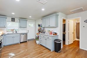 709 W Live Oak Street - Photo 15