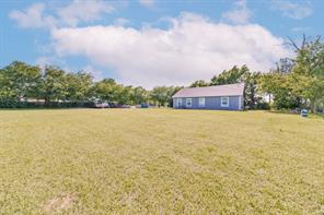 709 W Live Oak Street - Photo 2