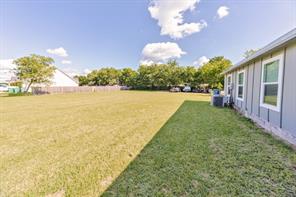 709 W Live Oak Street - Photo 23