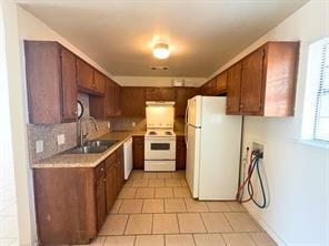 807 W Walnut Street W - Photo 4