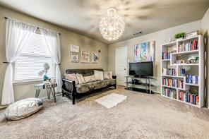 1774 Pioneer Way - Photo 4