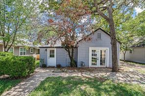 982 W Tarleton Street - Photo 1