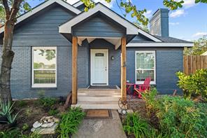 2522 W Jefferson Boulevard - Photo 1